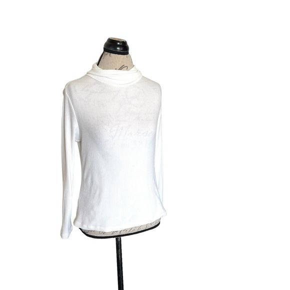 Old Navy Womens Blouse Size Medium Petite White Turtleneck Ribbed Sea Salt - Picture 3 of 13